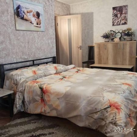 Apartment On Sobornaya 58 Khmelʼnytsʼkyy Екстериор снимка